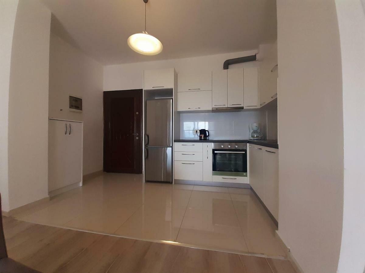 Morina Sea View Apartment Sarandë Esterno foto