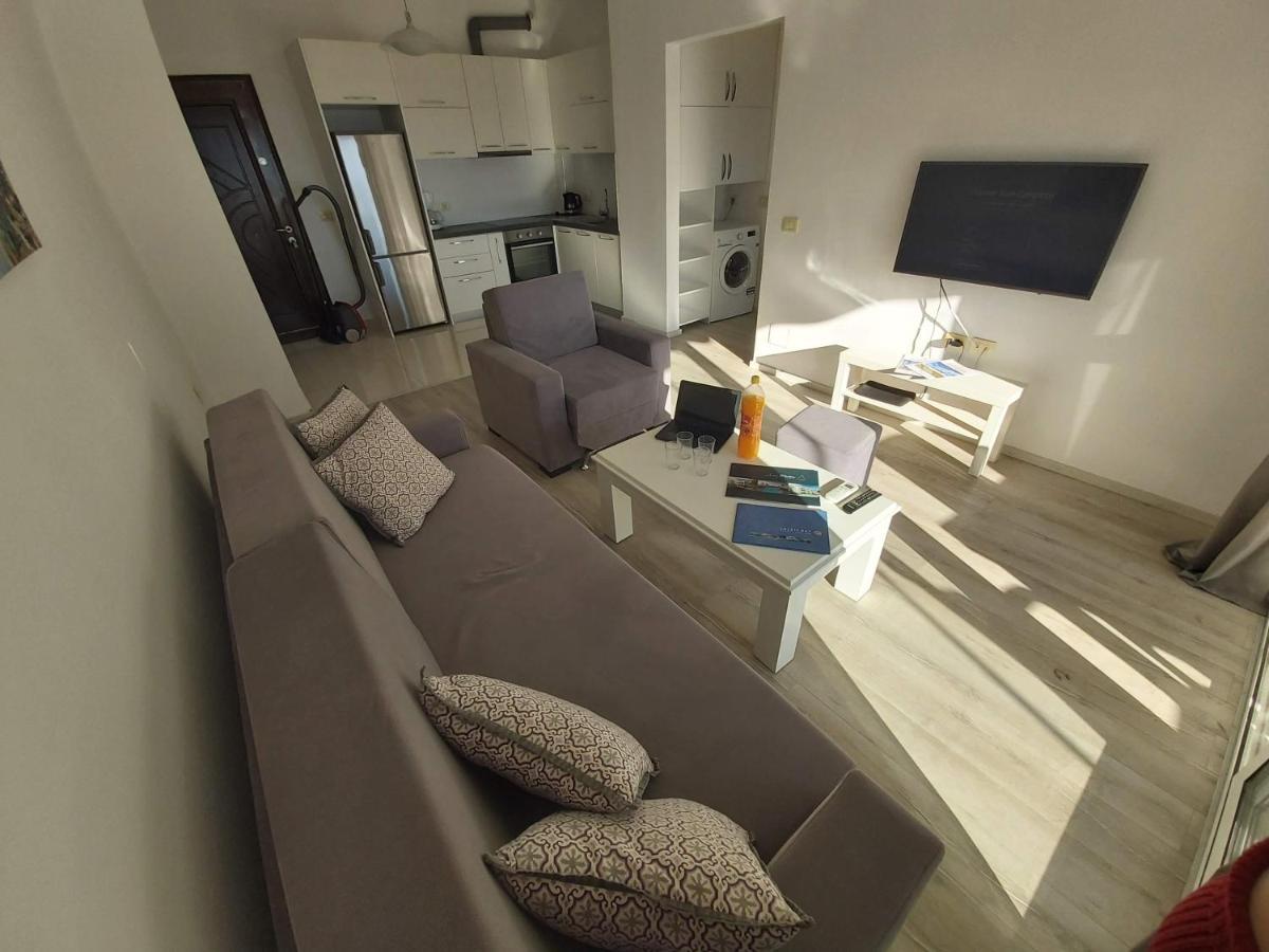 Morina Sea View Apartment Sarandë Esterno foto