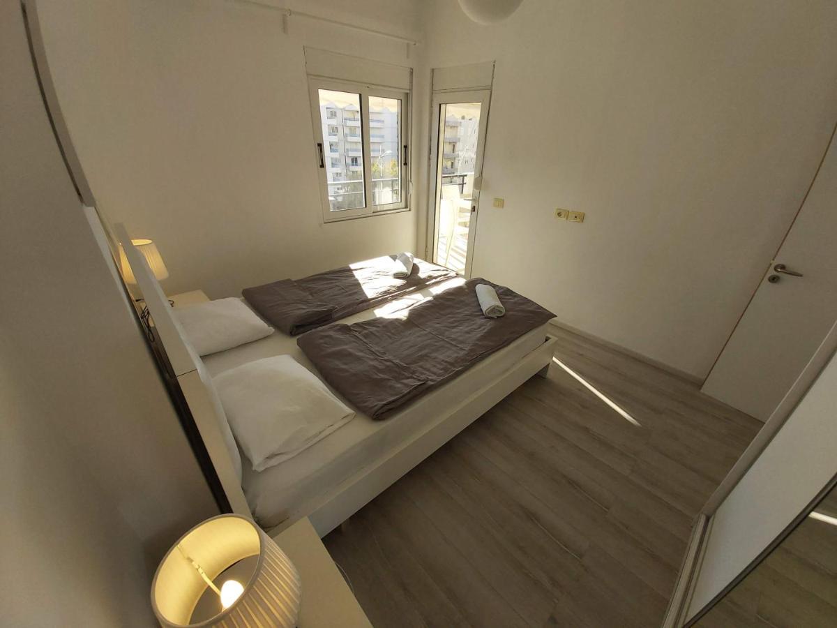 Morina Sea View Apartment Sarandë Esterno foto